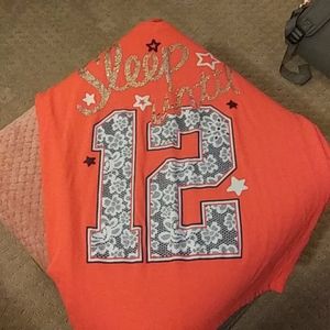 Coral sparkly bed shirt